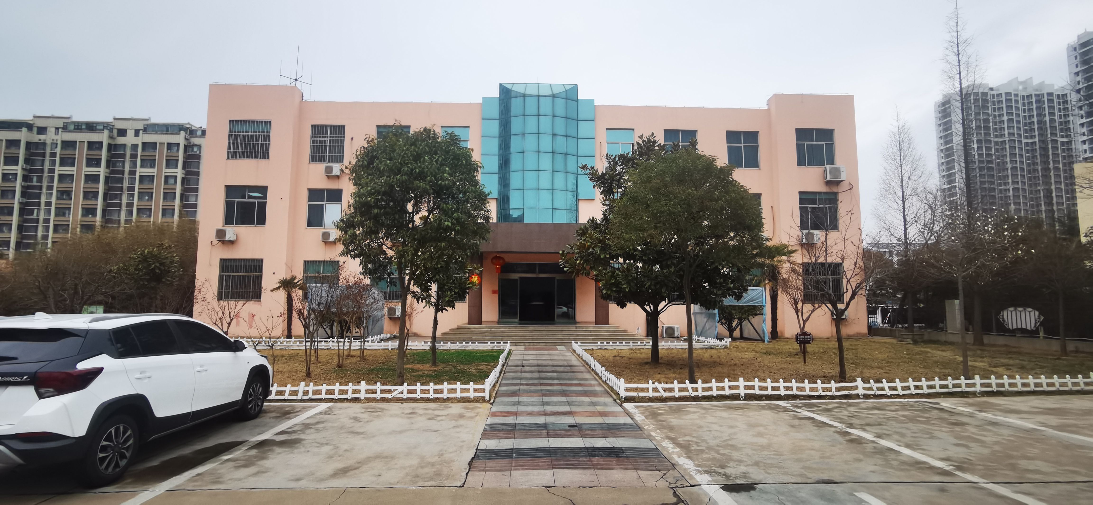 厂房招租，地段优越，水电暖齐全，价格优惠！！！